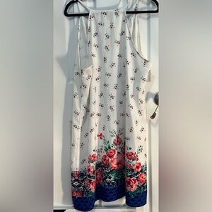 Skies Are Blue Halter V Neck White Rose Print Dress size XL